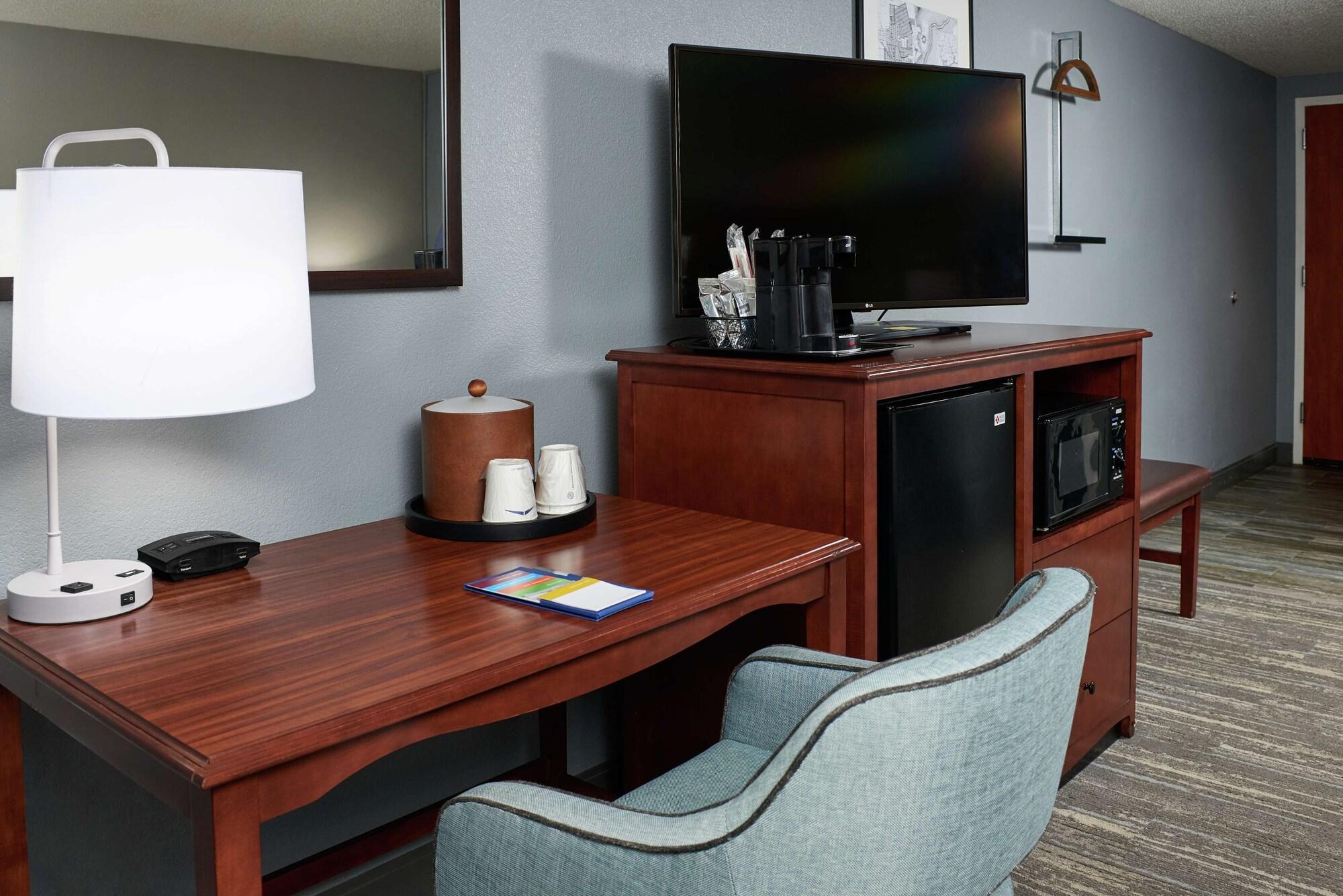 Hotel Hampton 3*